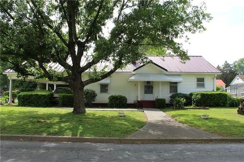 30 Walnut St, Aragon, GA, 30104-2242 | Card Image