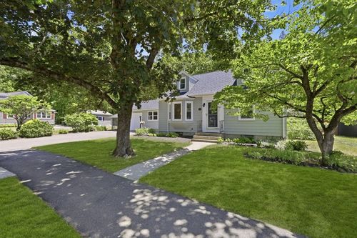 32 Cornell St, South Hadley, MA, 01075-2616 | Card Image