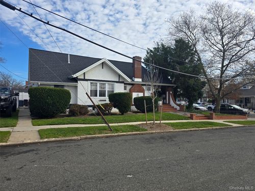 19201 110th Rd, Saint Albans, NY, 11412-2005 | Card Image
