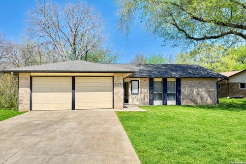 8211 Knute Rockne, San Antonio, TX, 78240 | Card Image