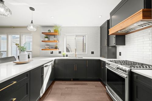 4939 Linden Dr, Delta, BC, V4K3A2 | Card Image