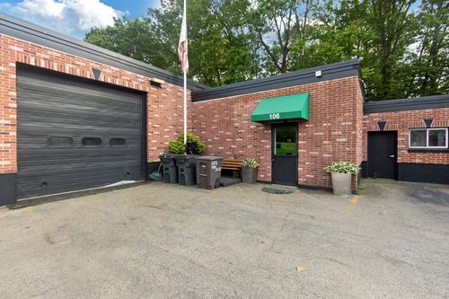 106 River St, Dedham, MA, 02026-2911 | Card Image