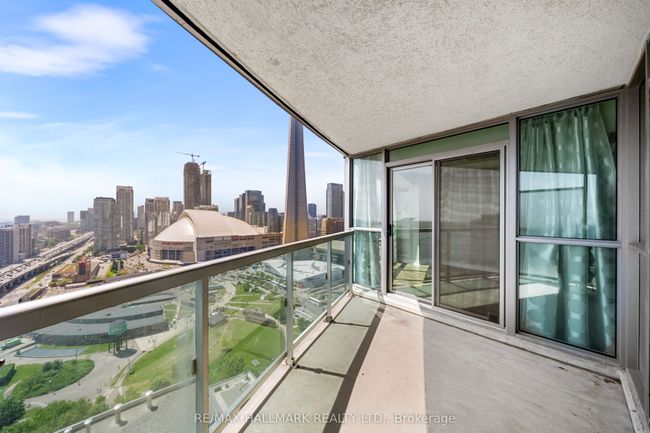 3501 - 19 Grand Trunk Cres, Condo with 1 bedrooms, 1 bathrooms and 1 parking in Toronto ON | Image 19