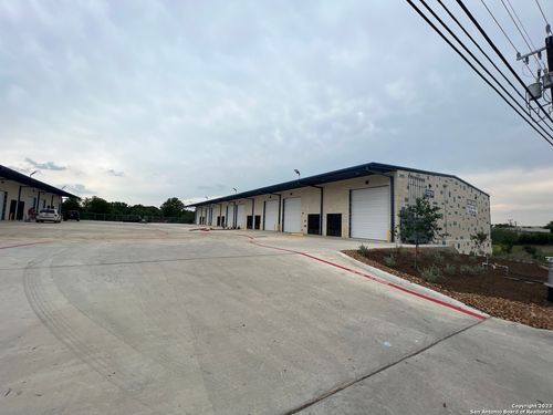 105andamp106-13215 Judson Rd, San Antonio, TX, 78233-4867 | Card Image