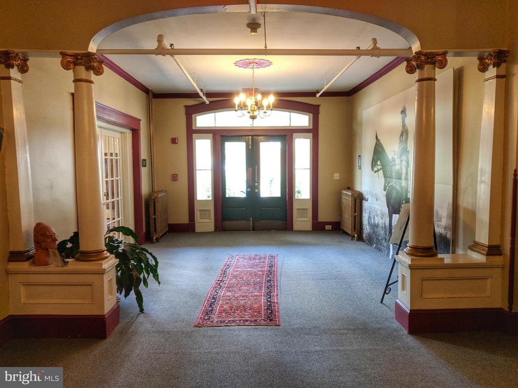 Commercial Lease in WARRENTON
