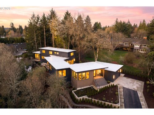 6233 Sw Hamilton Way, Portland, OR, 97221-1131 | Card Image
