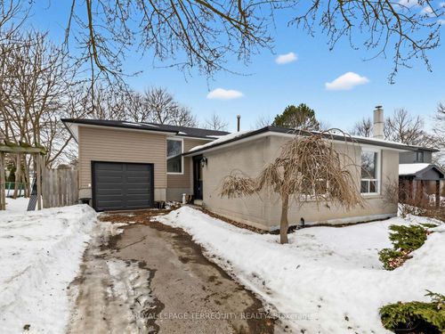 8 William Smart Road, New Tecumseth, ON, L0G1W0 | Card Image