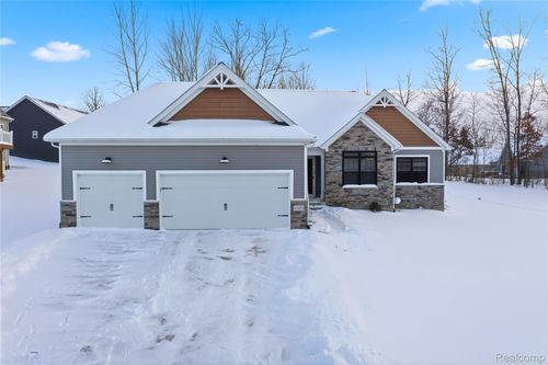 12425 Wolfberry Ct, Fenton, MI, 48430-9683 | Card Image