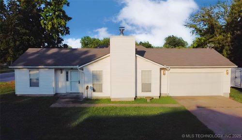 301 Division St, Sapulpa, OK, 74066-4524 | Card Image
