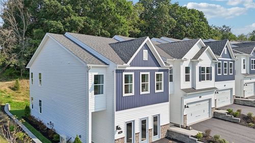 160 River Ridge Dr, Coraopolis, PA, 15108-8905 | Card Image