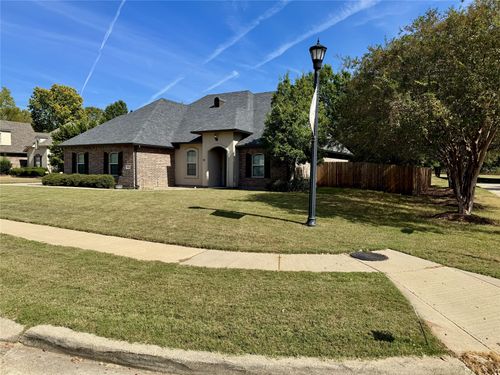 1061 Spanish Moss Cir, Bossier City, LA, 71111-6417 | Card Image