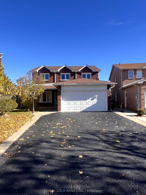 42 Toba Cres, Brampton, ON, L6Z4R7 | Card Image
