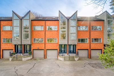 5 - 155 Woodbine Ave, Condo with 3 bedrooms, 2 bathrooms and 2 parking in Toronto ON | Image 3