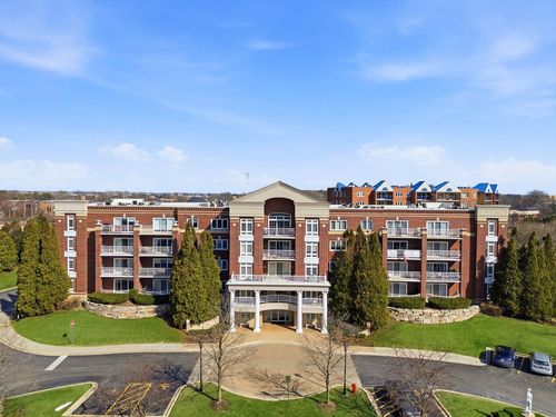 205-7011 W Touhy Ave, Niles, IL, 60714-4381 | Card Image