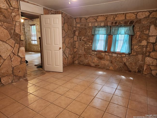 19614 Grey Forest Dr, House other with 2 bedrooms, 2 bathrooms and null parking in Helotes TX | Image 18