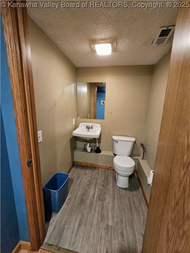 610 Cross Lanes Dr, Home with 0 bedrooms, 0 bathrooms and null parking in Nitro WV | Image 14