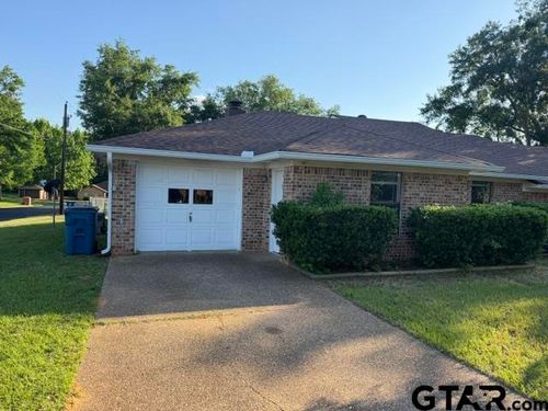 221 Sabine St, Chandler, TX, 75758-2105 | Card Image