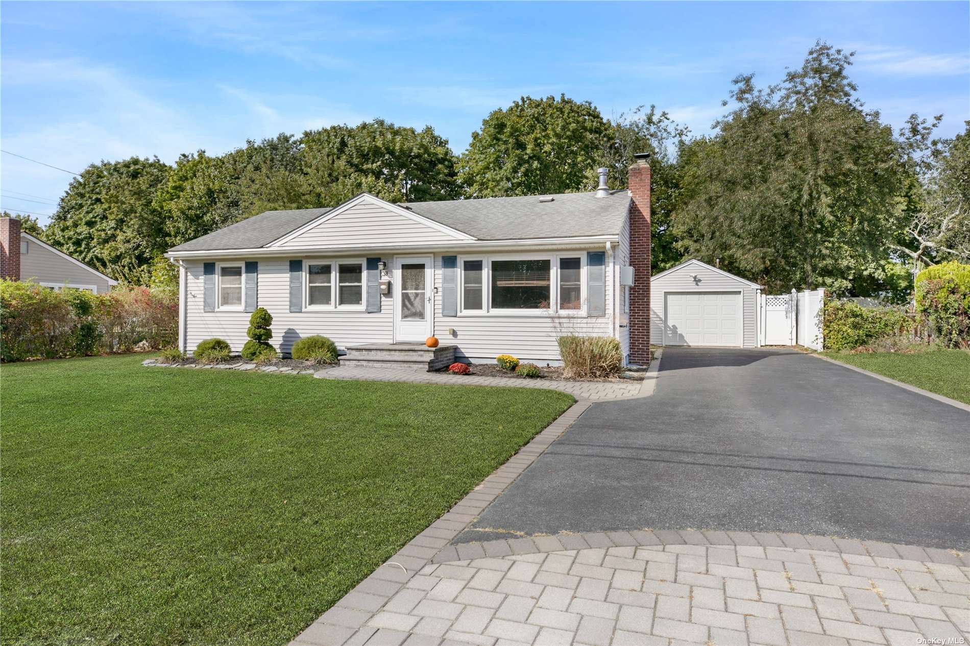 Herbert Cir, Patchogue, NY 11772