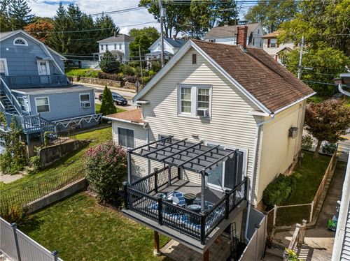 294 Washington St, West Warwick, RI, 02893-5935 | Card Image
