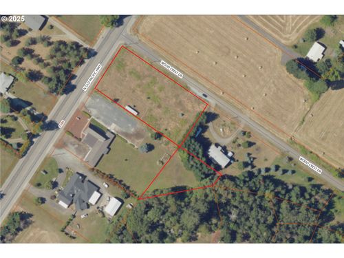 438 N Old Pacific Hwy, Myrtle Creek, OR, 97457-9346 | Card Image