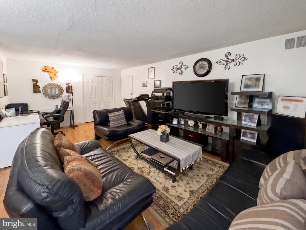 Residential in HYATTSVILLE 5