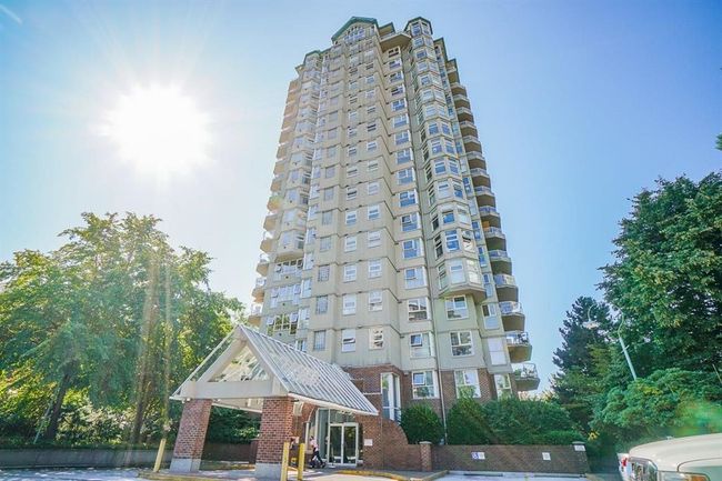 1903 - 1250 Quayside Drive, Condo with 4 bedrooms, 4 bathrooms and 2 parking in New Westminster BC | Image 2