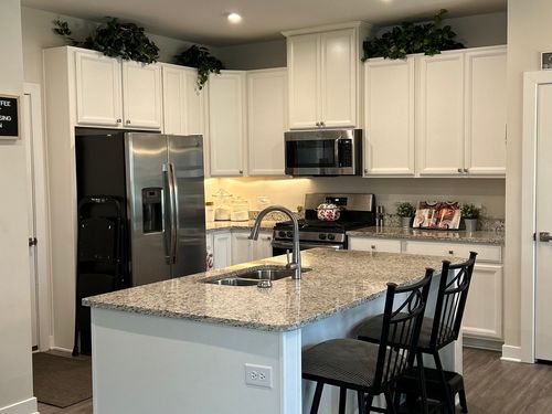 1012 Sears Cir, Elburn, IL, 60119-7860 | Card Image