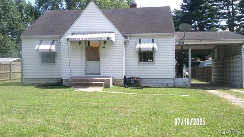1607 Caseyville Ave, Swansea, IL, 62226-4525 | Card Image