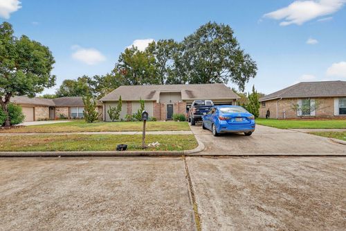 2795 Wood Hollow Dr, League City, TX, 77573-4322 | Card Image
