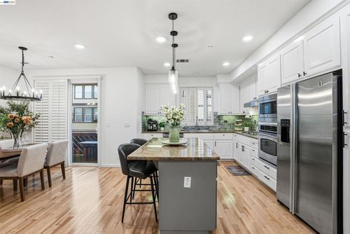 147 Landsdowne Loop, San Ramon, CA, 94582-2802 | Card Image