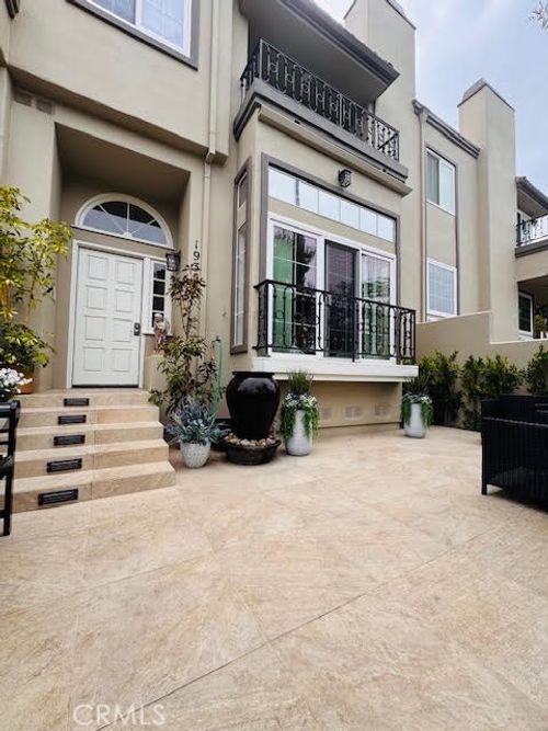 19355 Maidstone Ln, Huntington Beach, CA, 92648 | Card Image
