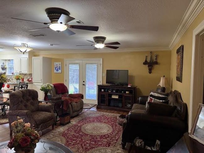 245 E Clover St, House other with 3 bedrooms, 2 bathrooms and 2 parking in Bridge City TX | Image 12