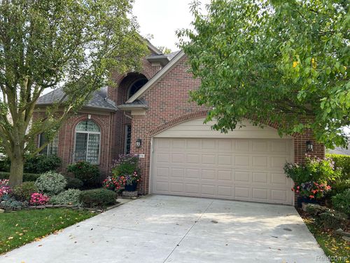 16170 Musket Dr, Macomb, MI, 48044-5645 | Card Image