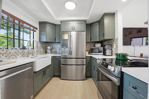 2815 New Castle Way, Carlsbad, CA, 92010 | Card Image