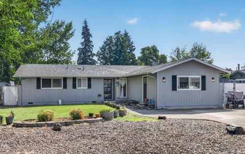 46 Tracy Ave, Eagle Point, OR, 97524-6507 | Card Image