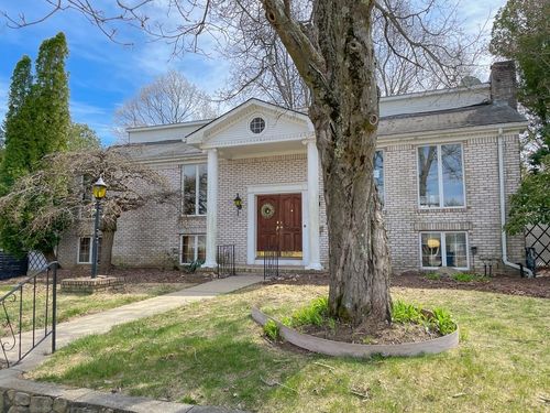 10 Green Valley Dr, Johnston, RI, 02919 | Card Image