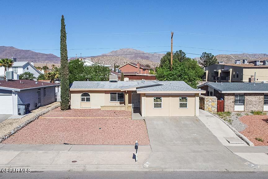 Oneida Dr, El Paso, TX 79912