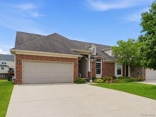 57549 Windmill Pt, New Hudson, MI, 48165-8122 | Card Image