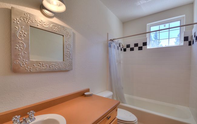 Interior Barn Guest Quarters Bathroom Upper Level | Image 87