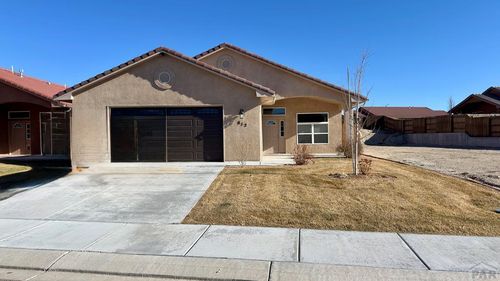 812 Thorncrest Dr, Pueblo, CO, 81005-5401 | Card Image