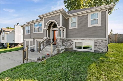 1501 Ne 196th St, Smithville, MO, 64089-9114 | Card Image