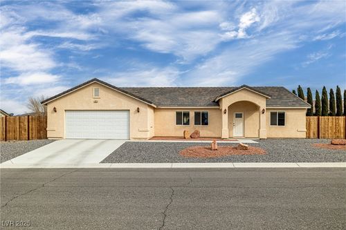 672 Lampshire Ln, Pahrump, NV, 89060-2693 | Card Image