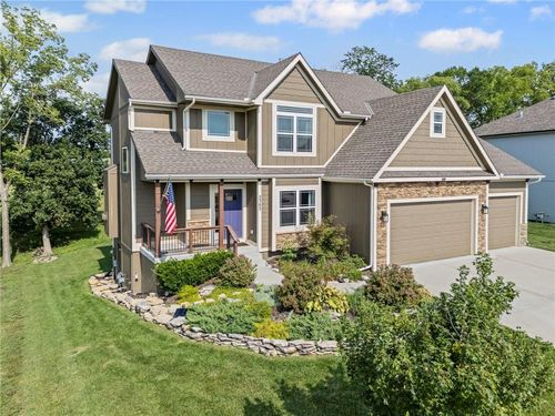 2305 Windmill Dr, Platte City, MO, 64079-7521 | Card Image
