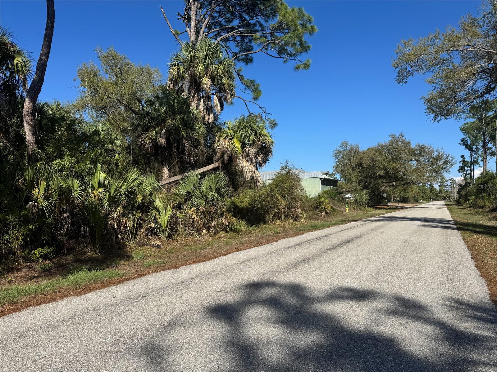 Land in PORT CHARLOTTE 4