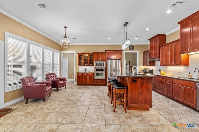 404 Iron Gate, House other with 5 bedrooms, 5 bathrooms and null parking in Victoria TX | Image 8
