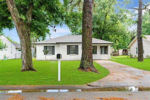 1104 Southampton Street, Angleton, TX, 77515 | Card Image