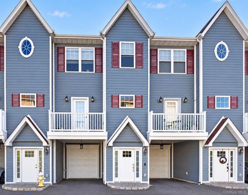 20 Hearthstone Ct, Farmingdale, NY, 11735-3654 | Card Image