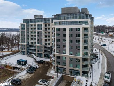 101 - 58 Lakeside Terr, House attached with 2 bedrooms, 2 bathrooms and 2 parking in Barrie ON | Image 2