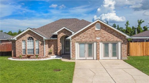 82 Moss Dr, La Place, LA, 70068-6452 | Card Image