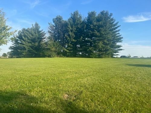 208 Flambeau Ln, Dixon, IL, 61021-7302 | Card Image